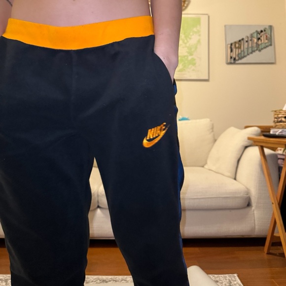 FLEECE NIKE PANTS SIZE LARGE - Picture 2 of 4